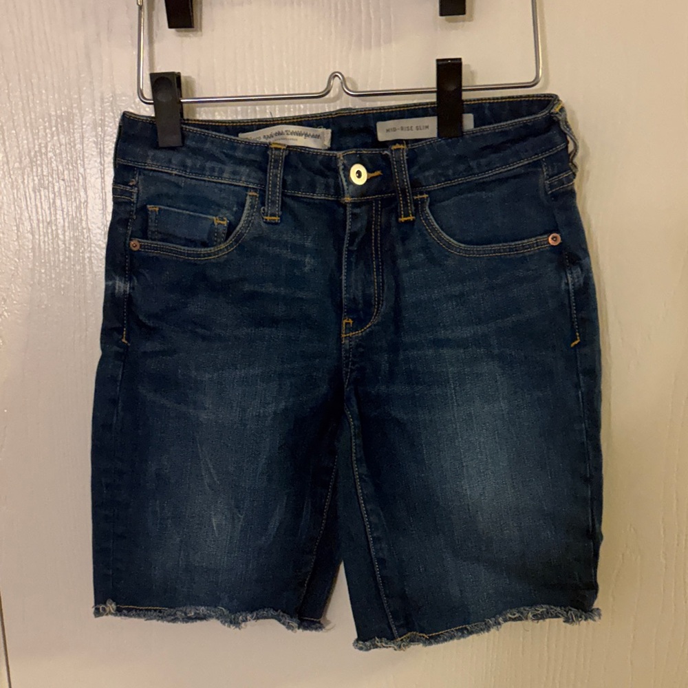 Anthropologie - Pilcro - midi mid-rise slim jean short. Sz 26. Bermuda